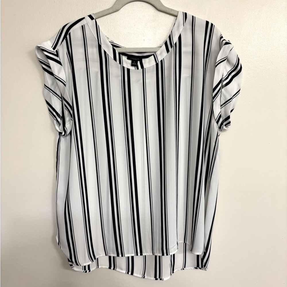 Ann Taylor Factory Black and White Flutter Sleeve Blouse